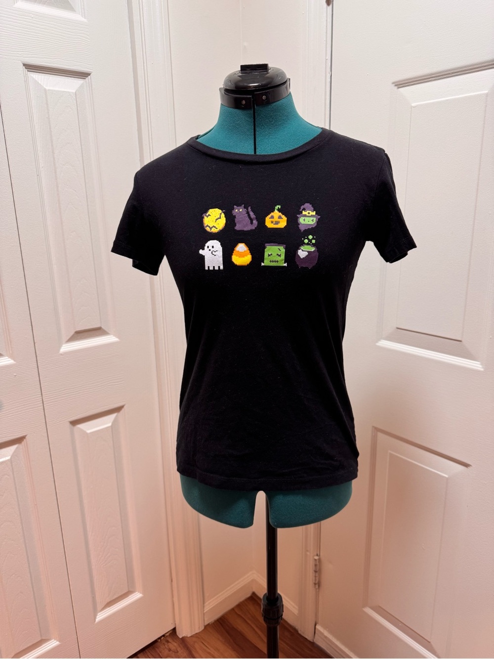 Black Halloween Pixel Characters Short Sleeve Tee